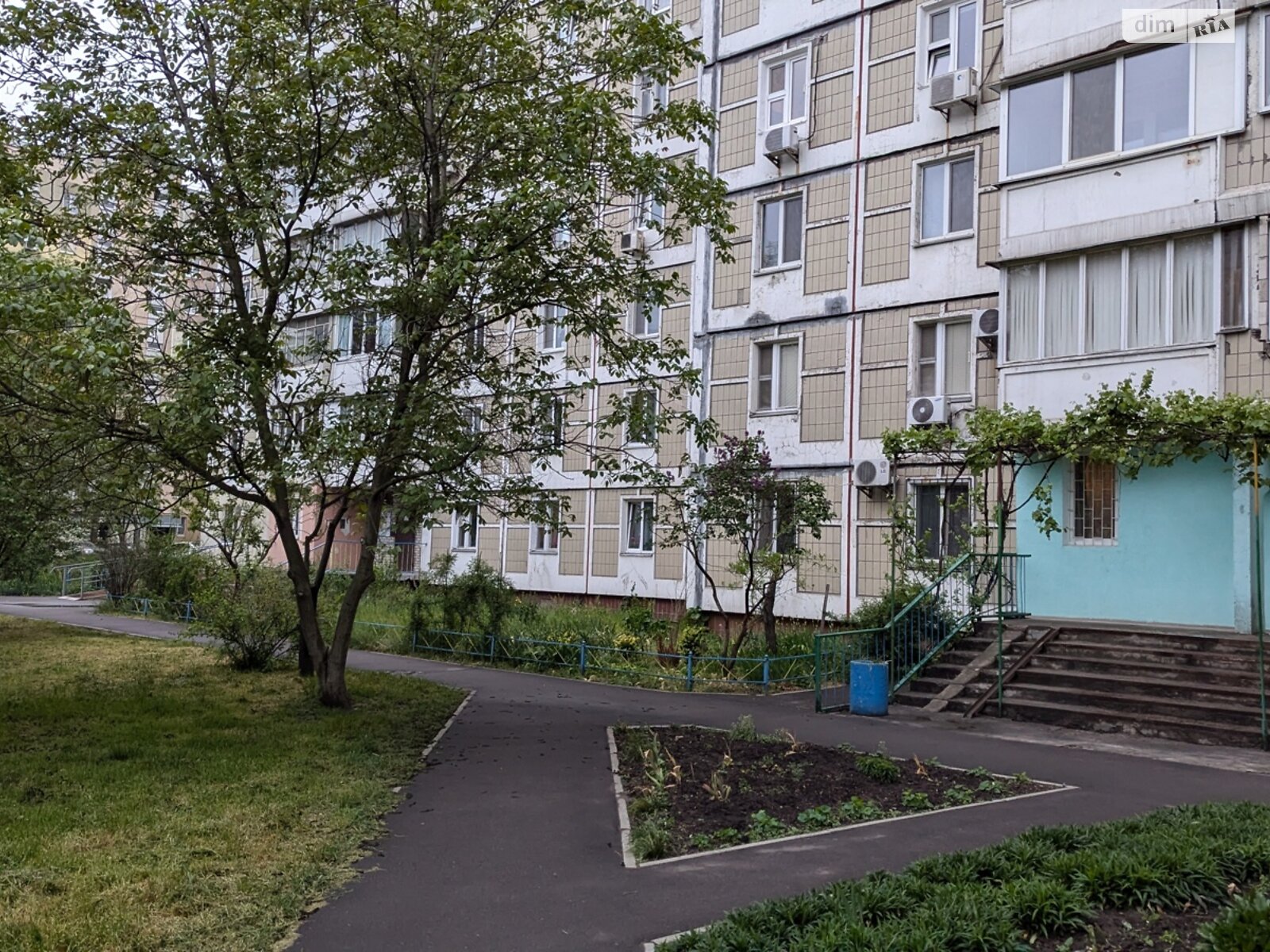 Продаж трикімнатної квартири в Києві, на шосе Харківське 180/21, район Харківський Масив фото 1 Продаж трикімнатної квартири в Києві, на шосе Харківське 180/21, район Харківський Масив фото 1