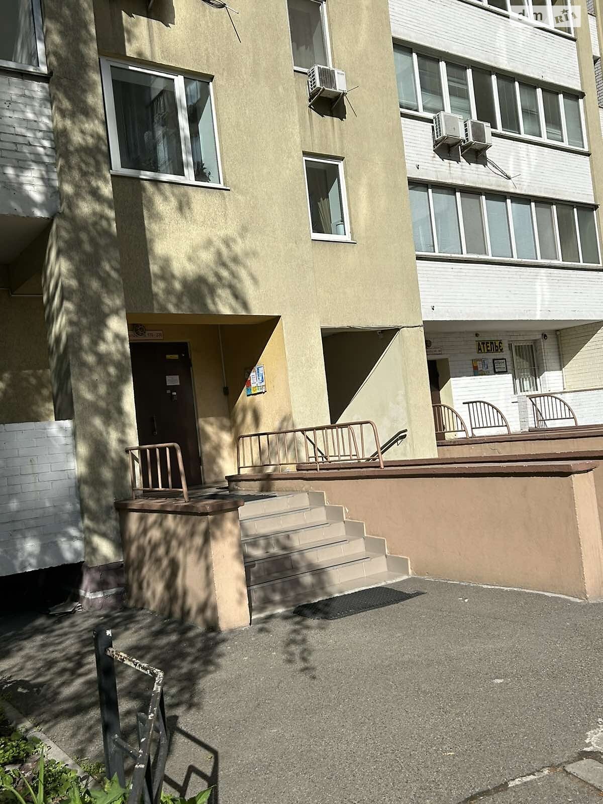 Продаж однокімнатної квартири в Києві, на шосе Харківське 58А, район Харківський Масив фото 1 Продаж однокімнатної квартири в Києві, на шосе Харківське 58А, район Харківський Масив фото 1
