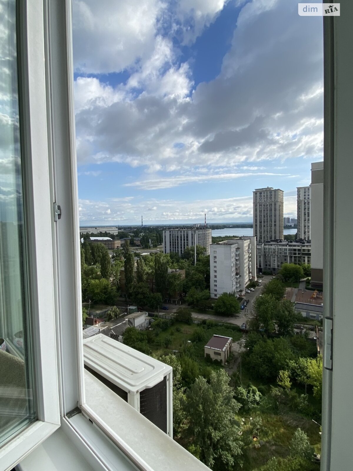Продаж однокімнатної квартири в Києві, на шосе Харківське 188, район Харківський Масив фото 1 Продаж однокімнатної квартири в Києві, на шосе Харківське 188, район Харківський Масив фото 1