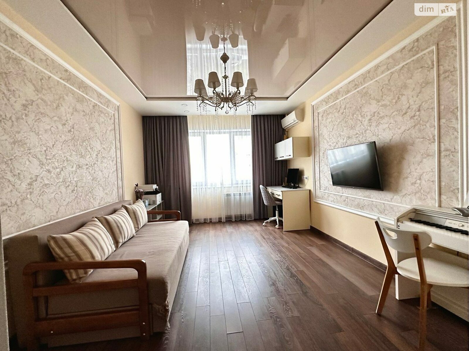 Продаж трикімнатної квартири в Києві, на просп. Миколи Бажана 9А, район Харківський Масив фото 1 Продаж трикімнатної квартири в Києві, на просп. Миколи Бажана 9А, район Харківський Масив фото 1