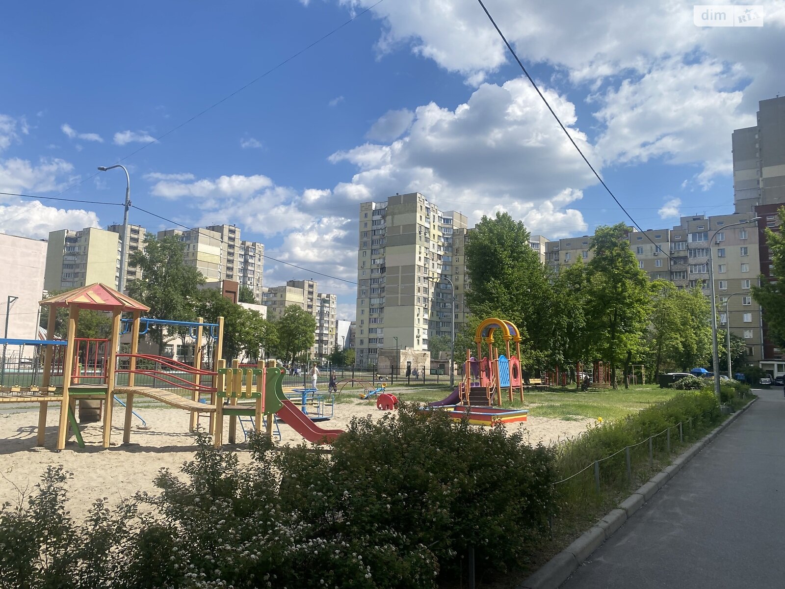 Продаж двокімнатної квартири в Києві, на вул. Ревуцького 35, район Харківський Масив фото 1 Продаж двокімнатної квартири в Києві, на вул. Ревуцького 35, район Харківський Масив фото 1