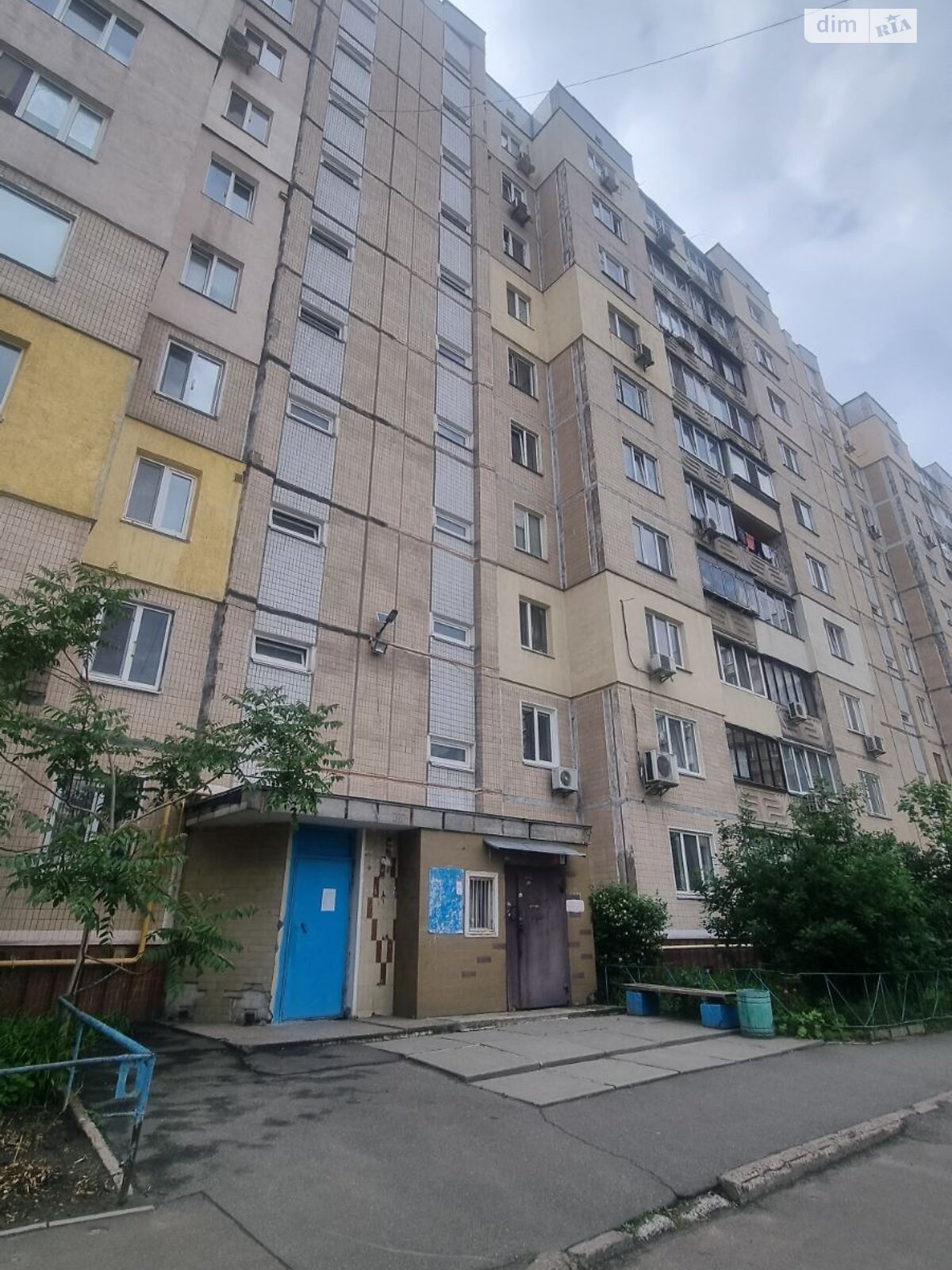 Продаж трикімнатної квартири в Києві, на вул. Тростянецька 3, район Харківський Масив фото 1 Продаж трикімнатної квартири в Києві, на вул. Тростянецька 3, район Харківський Масив фото 1