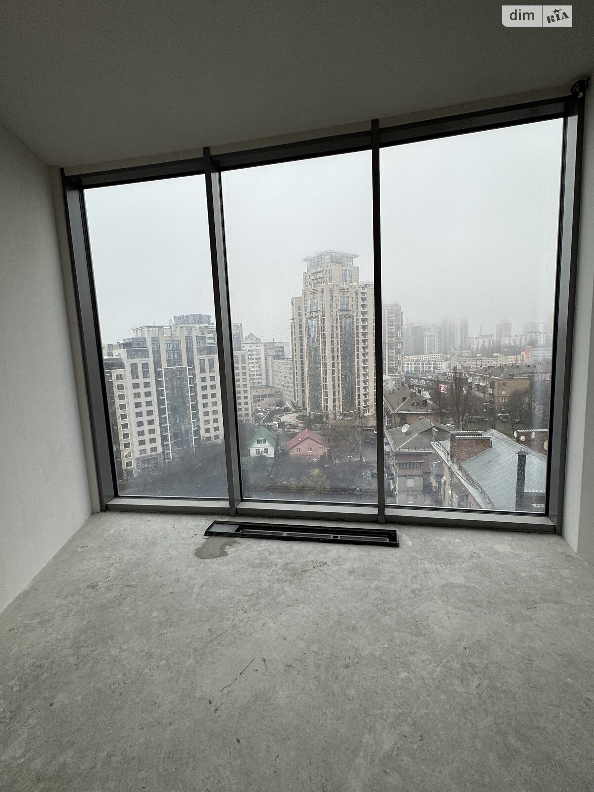 Продажа трехкомнатной квартиры в Киеве, на ул. Иоанна Павла II 12, фото 1