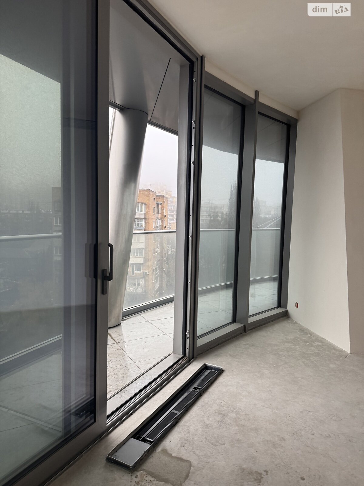 Продажа трехкомнатной квартиры в Киеве, на ул. Иоанна Павла II 12, фото 1