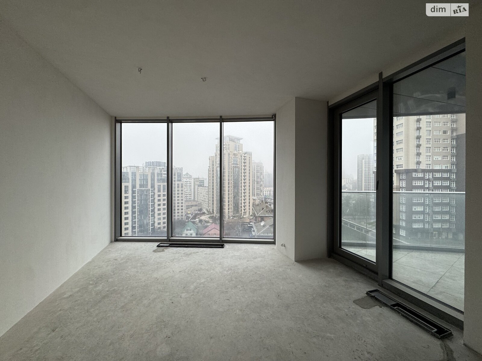 Продажа трехкомнатной квартиры в Киеве, на ул. Иоанна Павла II 12, фото 1