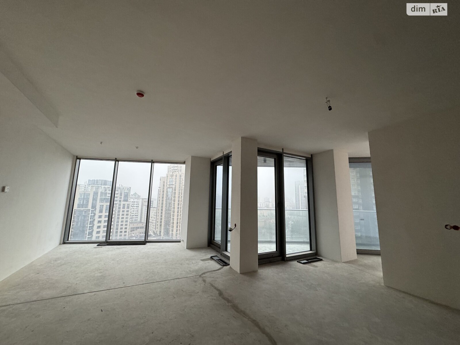 Продажа трехкомнатной квартиры в Киеве, на ул. Иоанна Павла II 12, фото 1