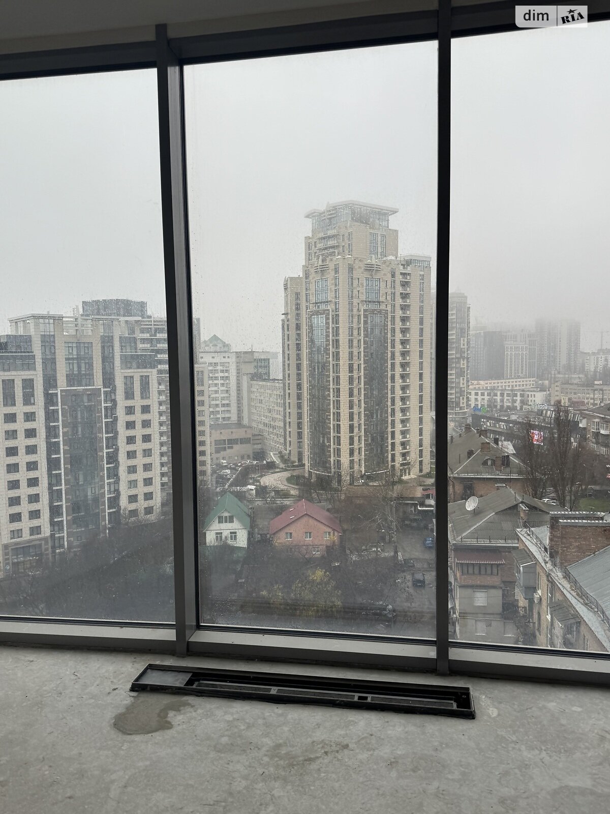 Продажа трехкомнатной квартиры в Киеве, на ул. Иоанна Павла II 12, фото 1