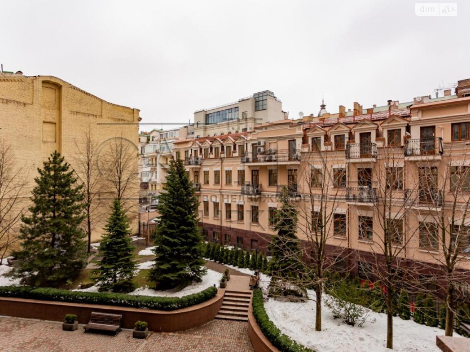 Продажа трехкомнатной квартиры в Киеве, на ул. Ивана Франко, фото 1 Продажа трехкомнатной квартиры в Киеве, на ул. Ивана Франко, фото 1