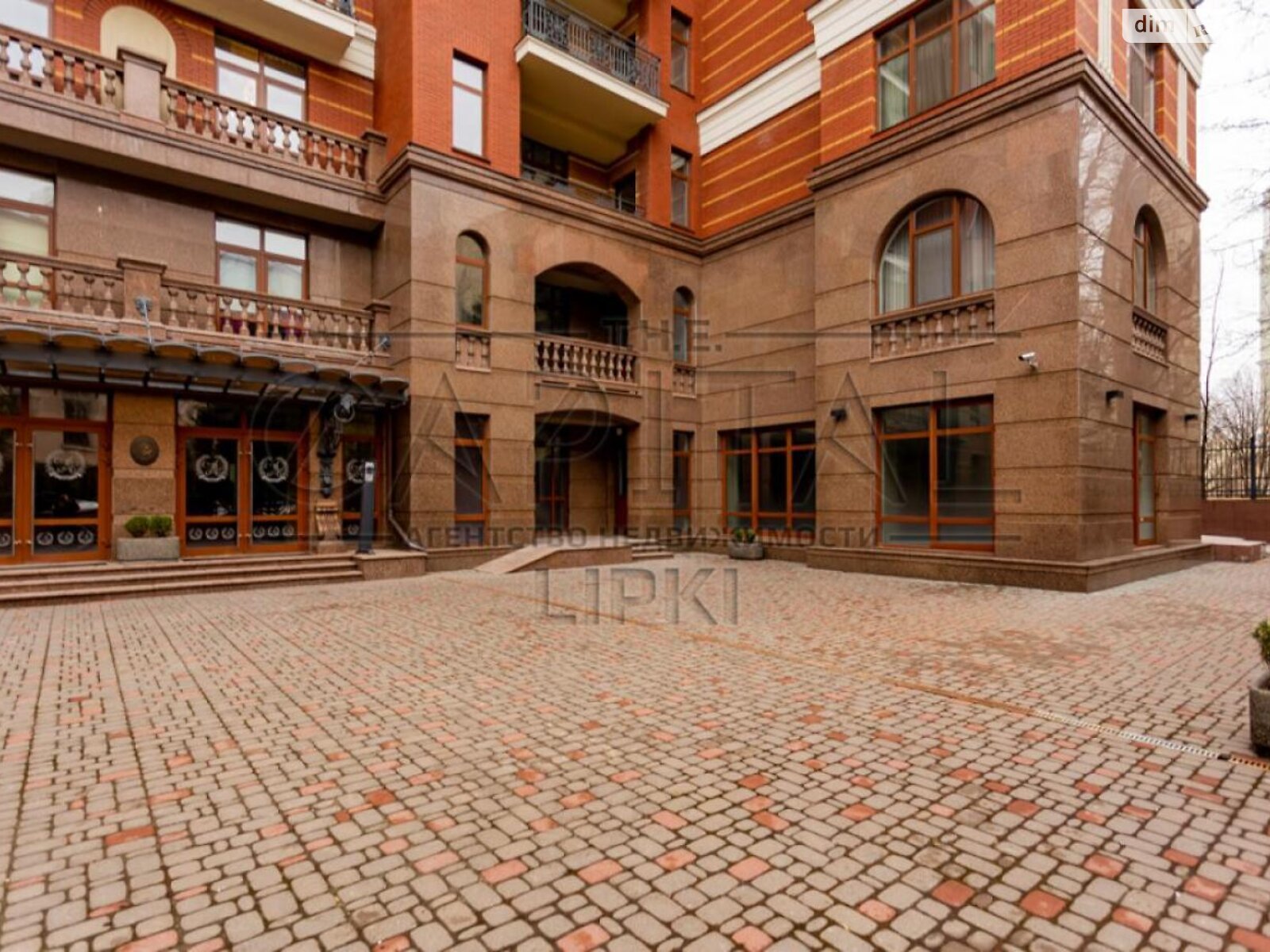 Продажа трехкомнатной квартиры в Киеве, на ул. Ивана Франко, фото 1 Продажа трехкомнатной квартиры в Киеве, на ул. Ивана Франко, фото 1
