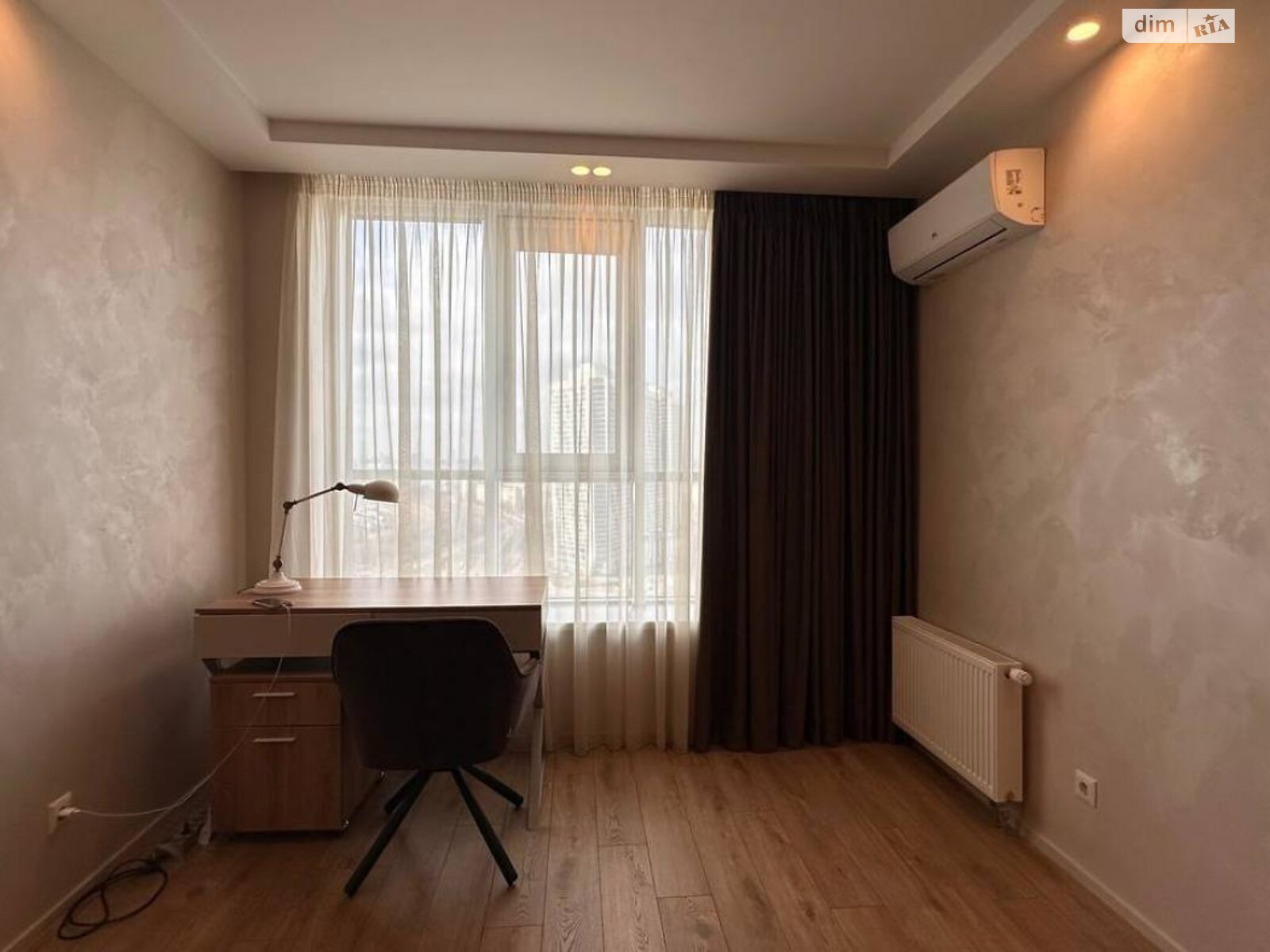 Продажа трехкомнатной квартиры в Киеве, на просп. Берестейский 5В, район Железнодорожный Массив фото 1 Продажа трехкомнатной квартиры в Киеве, на просп. Берестейский 5В, район Железнодорожный Массив фото 1