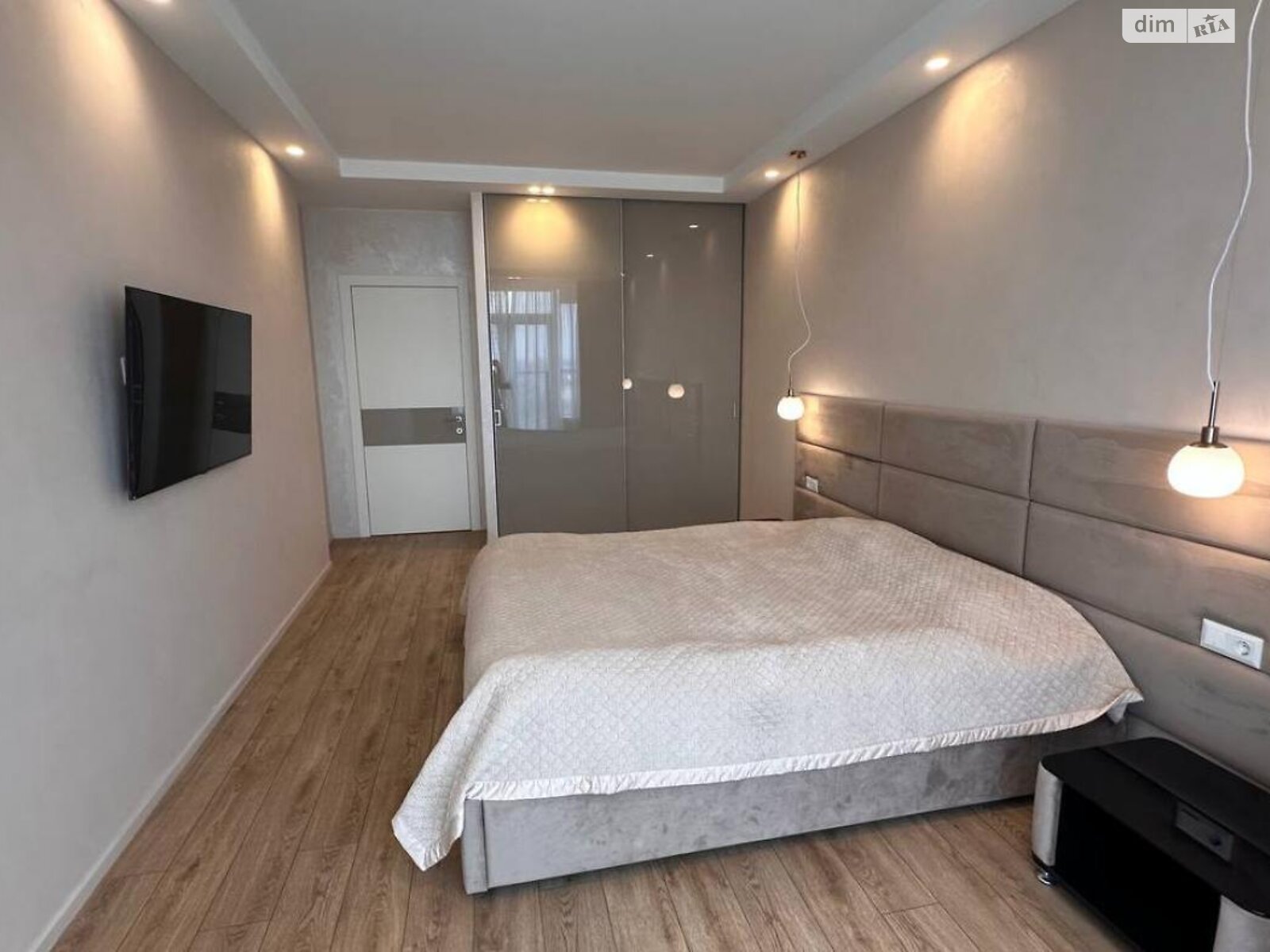 Продажа трехкомнатной квартиры в Киеве, на просп. Берестейский 5В, район Железнодорожный Массив фото 1 Продажа трехкомнатной квартиры в Киеве, на просп. Берестейский 5В, район Железнодорожный Массив фото 1