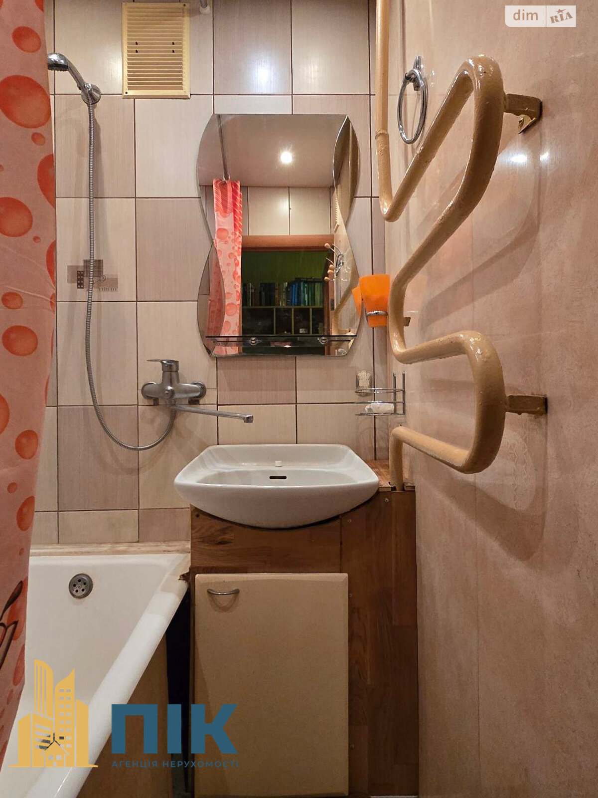 Продажа двухкомнатной квартиры в Киеве, на ул. Романа Ратушного 33, район Железнодорожный Массив фото 1 Продажа двухкомнатной квартиры в Киеве, на ул. Романа Ратушного 33, район Железнодорожный Массив фото 1