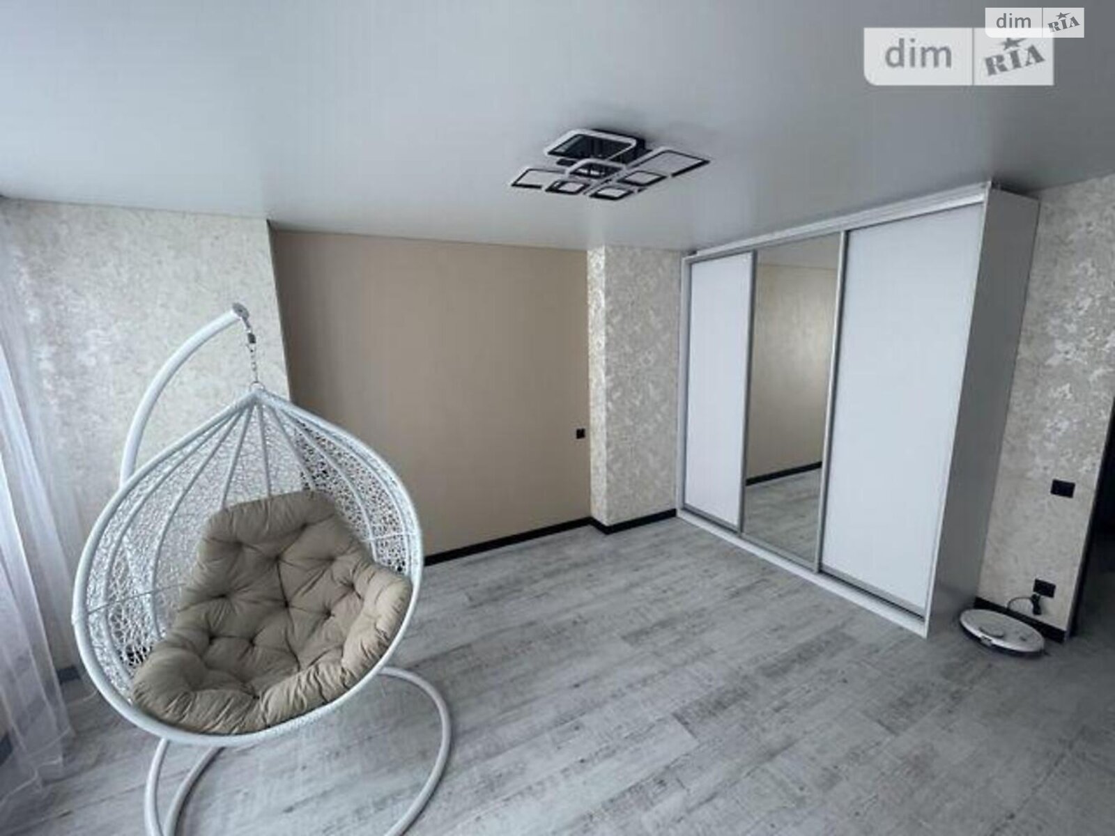 Продаж трикімнатної квартири в Києві, на вул. Михайла Максимовича 32А, район Жуляни фото 1 Продаж трикімнатної квартири в Києві, на вул. Михайла Максимовича 32А, район Жуляни фото 1