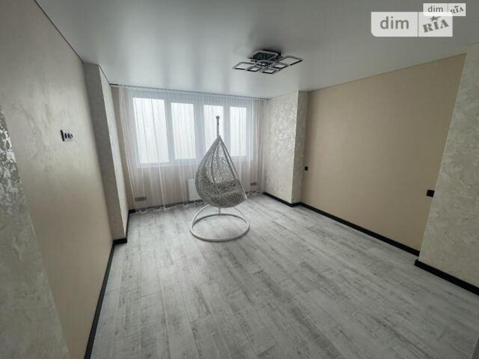Продаж трикімнатної квартири в Києві, на вул. Михайла Максимовича 32А, район Жуляни фото 1 Продаж трикімнатної квартири в Києві, на вул. Михайла Максимовича 32А, район Жуляни фото 1
