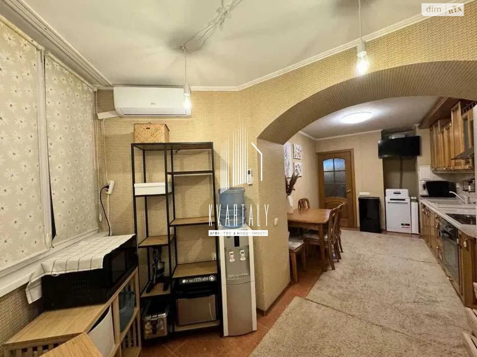 Продаж чотирикімнатної квартири в Києві, на вул. Августина Волошина 2А, район Караваєві Дачі фото 1 Продаж чотирикімнатної квартири в Києві, на вул. Августина Волошина 2А, район Караваєві Дачі фото 1