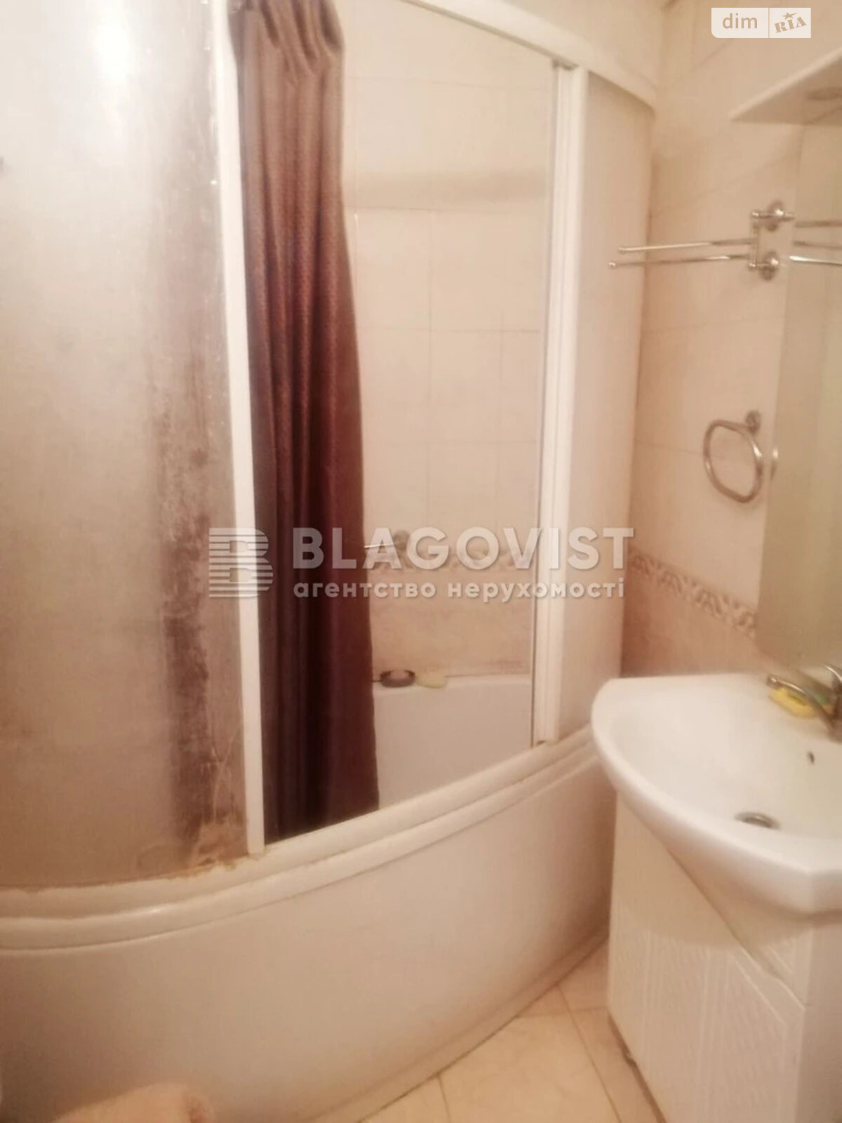 Продажа трехкомнатной квартиры в Киеве, на ул. Гетьмана Вадима 44, район Караваевы Дачи фото 1 Продажа трехкомнатной квартиры в Киеве, на ул. Гетьмана Вадима 44, район Караваевы Дачи фото 1