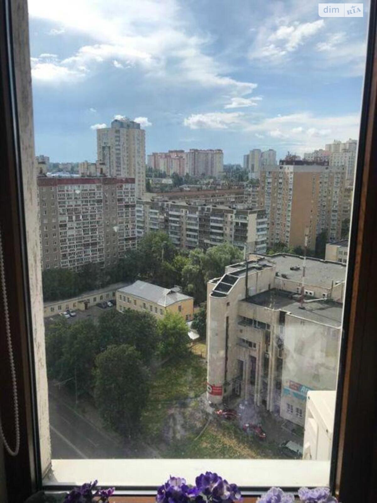 Продажа трехкомнатной квартиры в Киеве, на ул. Николая Голего 5, район Караваевы Дачи фото 1
