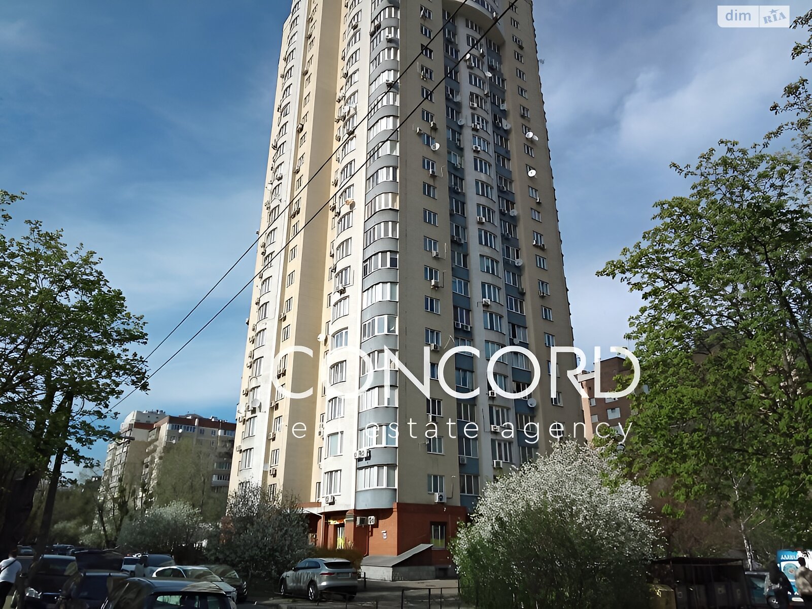 Продаж трикімнатної квартири в Києві, на вул. Ніжинська 5, район Караваєві Дачі фото 1 Продаж трикімнатної квартири в Києві, на вул. Ніжинська 5, район Караваєві Дачі фото 1