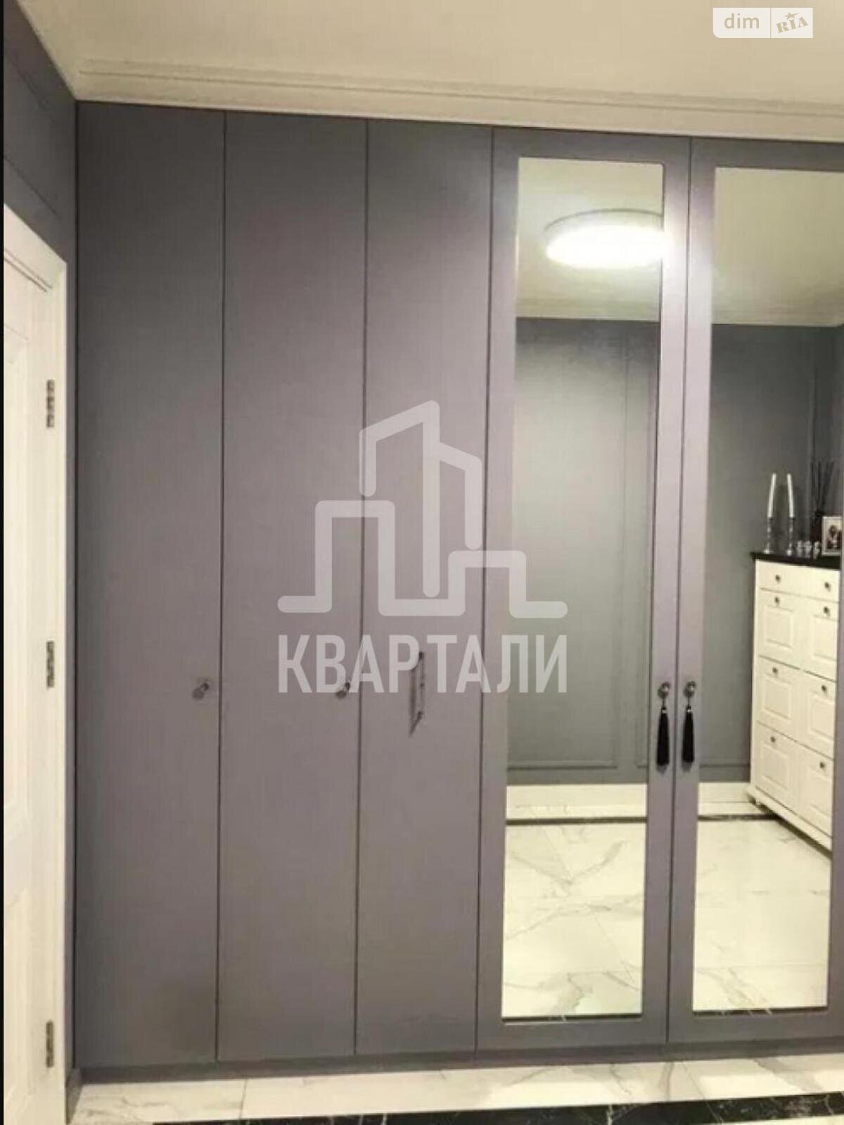 Продаж двокімнатної квартири в Києві, на вул. Нижньоключова 14, район Караваєві Дачі фото 1