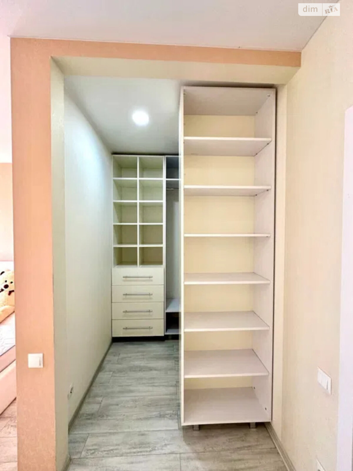 Продажа трехкомнатной квартиры в Киеве, на ул. Нижнеключевая 14, район Караваевы Дачи фото 1 Продажа трехкомнатной квартиры в Киеве, на ул. Нижнеключевая 14, район Караваевы Дачи фото 1