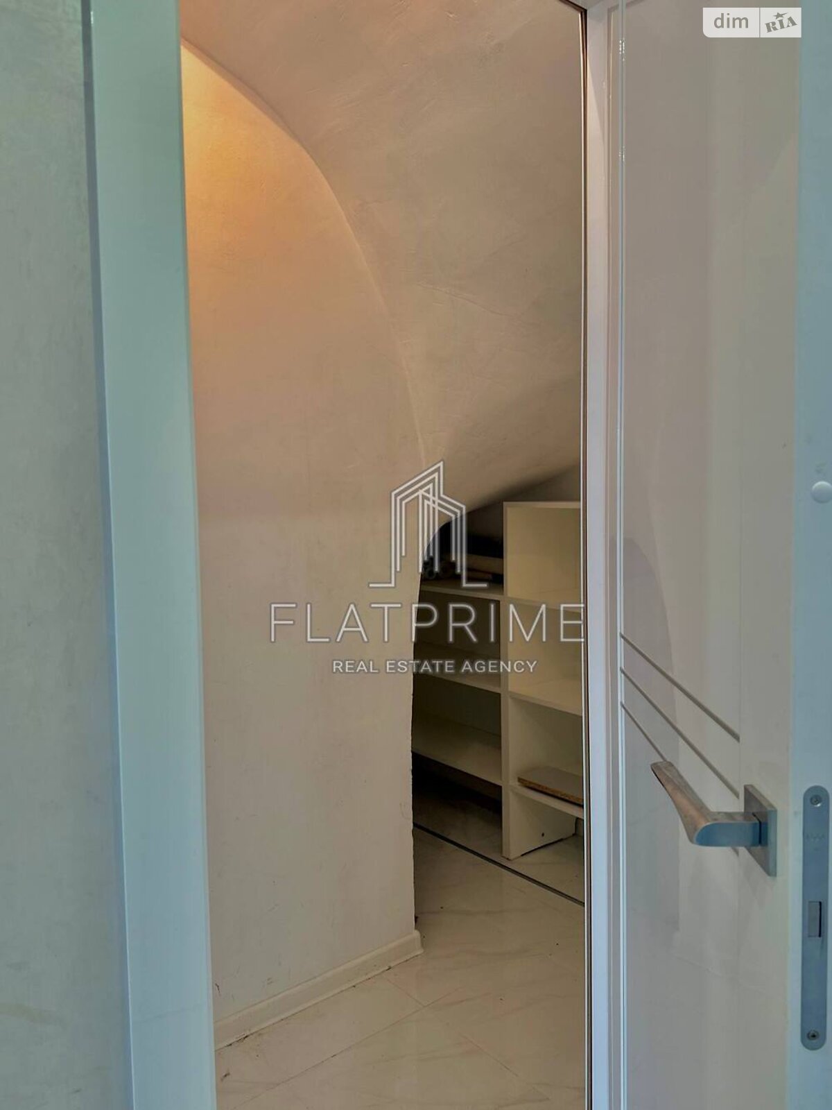 Продажа трехкомнатной квартиры в Киеве, на ул. Нижнеключевая 14, район Соломенский фото 1 Продажа трехкомнатной квартиры в Киеве, на ул. Нижнеключевая 14, район Соломенский фото 1