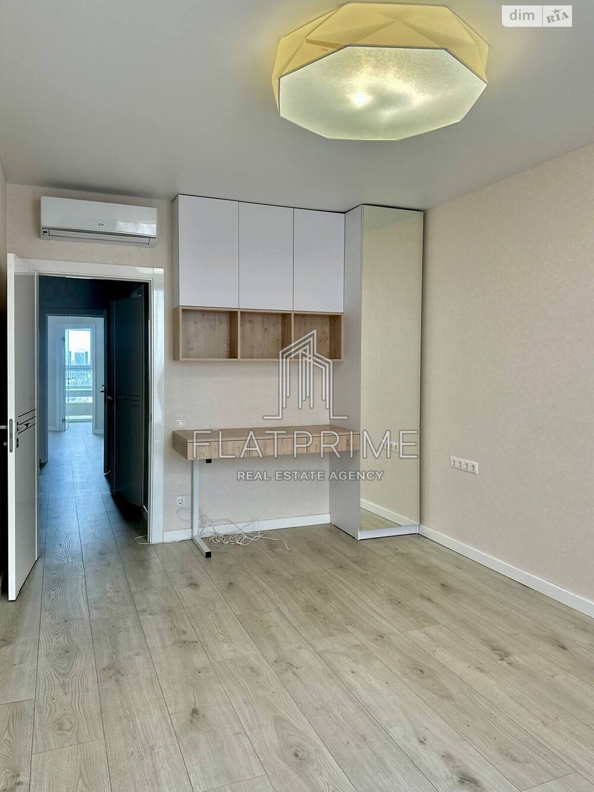 Продажа трехкомнатной квартиры в Киеве, на ул. Нижнеключевая 14, район Соломенский фото 1 Продажа трехкомнатной квартиры в Киеве, на ул. Нижнеключевая 14, район Соломенский фото 1