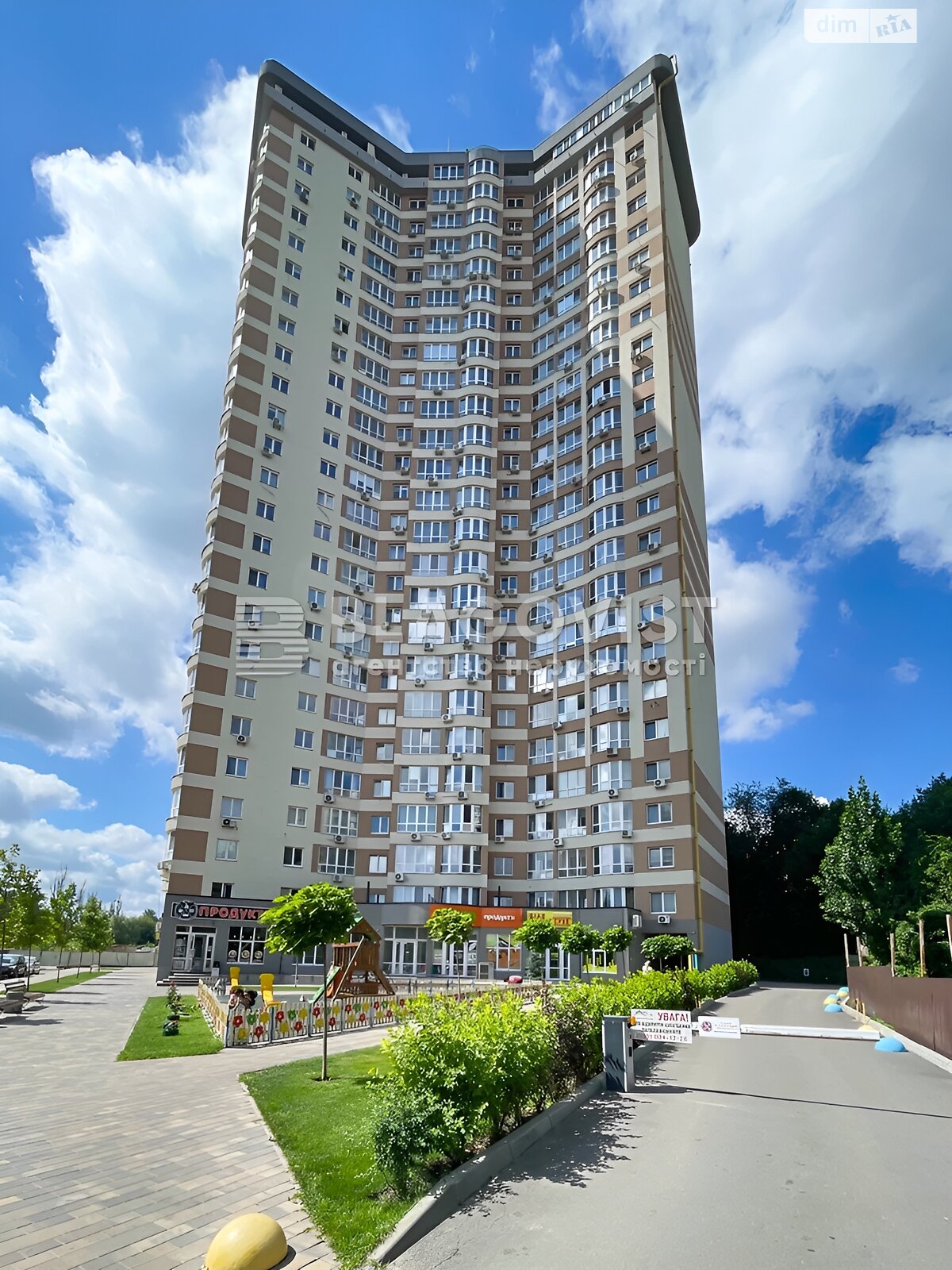 Продажа трехкомнатной квартиры в Киеве, на ул. Новополевая 2 корпус 1, район Караваевы Дачи фото 1 Продажа трехкомнатной квартиры в Киеве, на ул. Новополевая 2 корпус 1, район Караваевы Дачи фото 1