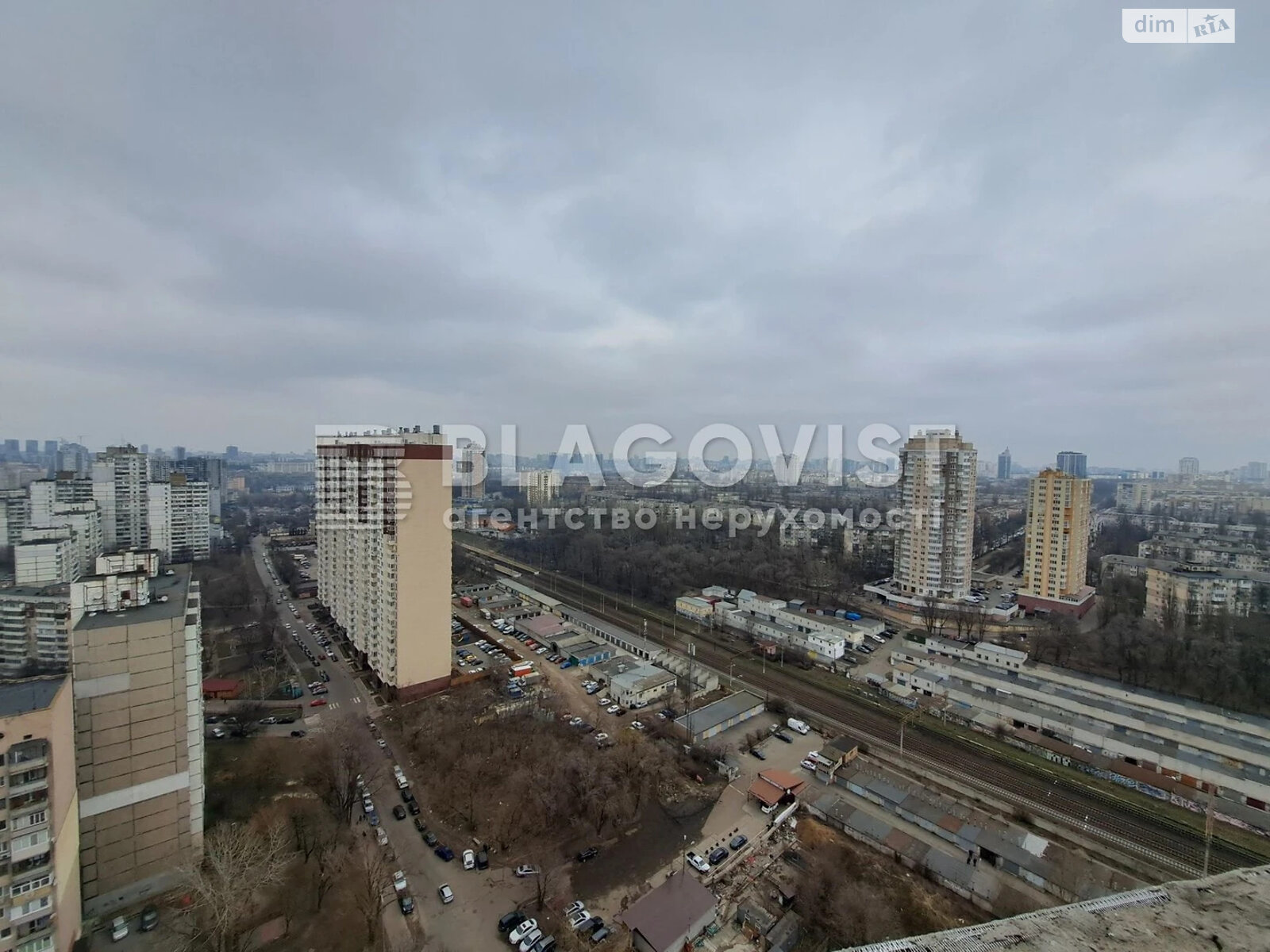 Продажа трехкомнатной квартиры в Киеве, на ул. Новополевая 2 корпус 1, район Караваевы Дачи фото 1 Продажа трехкомнатной квартиры в Киеве, на ул. Новополевая 2 корпус 1, район Караваевы Дачи фото 1