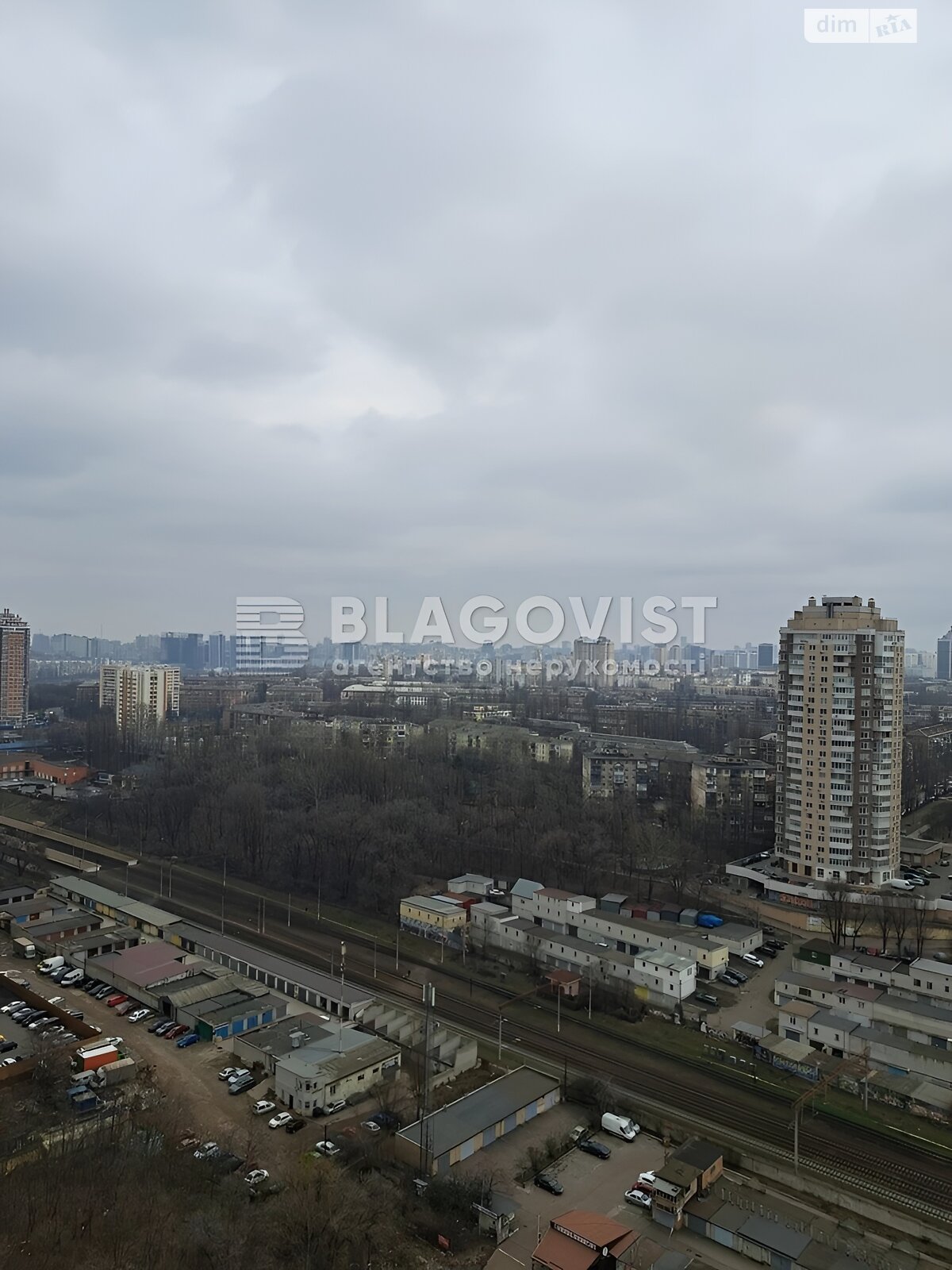 Продажа трехкомнатной квартиры в Киеве, на ул. Новополевая 2 корпус 1, район Караваевы Дачи фото 1 Продажа трехкомнатной квартиры в Киеве, на ул. Новополевая 2 корпус 1, район Караваевы Дачи фото 1
