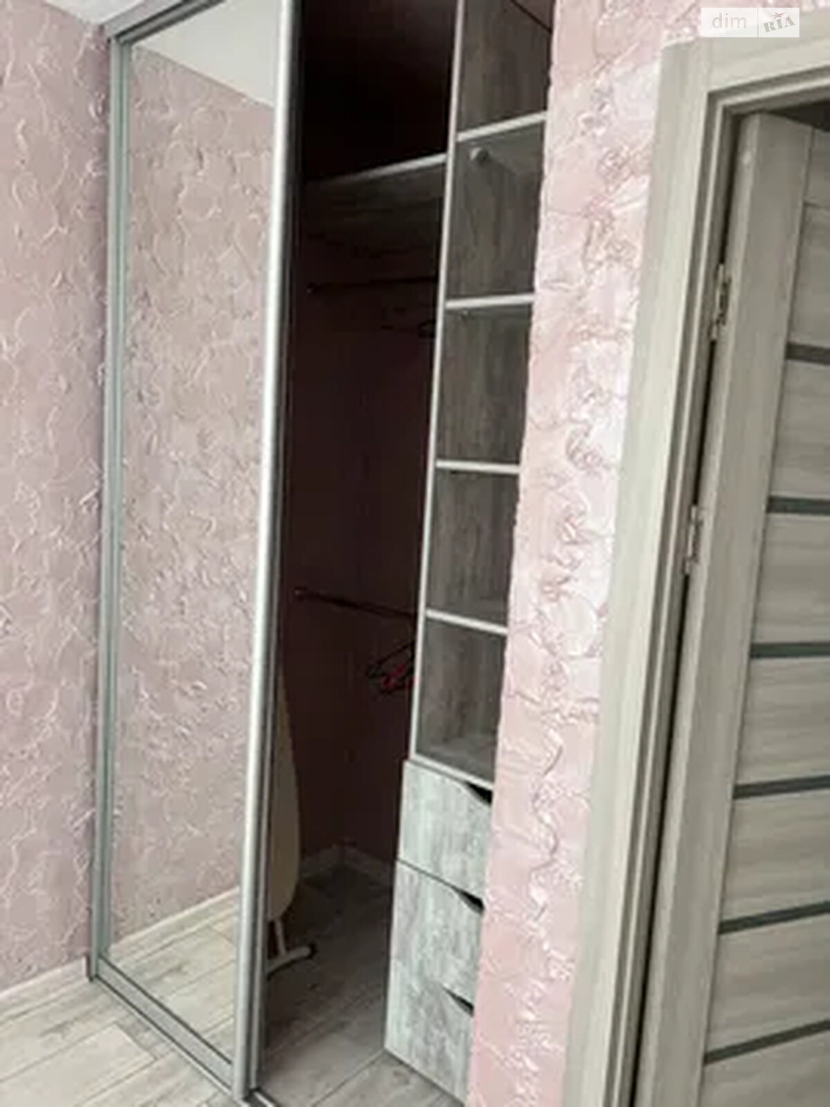 Продаж трикімнатної квартири в Києві, на просп. Відрадний 59, район Караваєві Дачі фото 1 Продаж трикімнатної квартири в Києві, на просп. Відрадний 59, район Караваєві Дачі фото 1