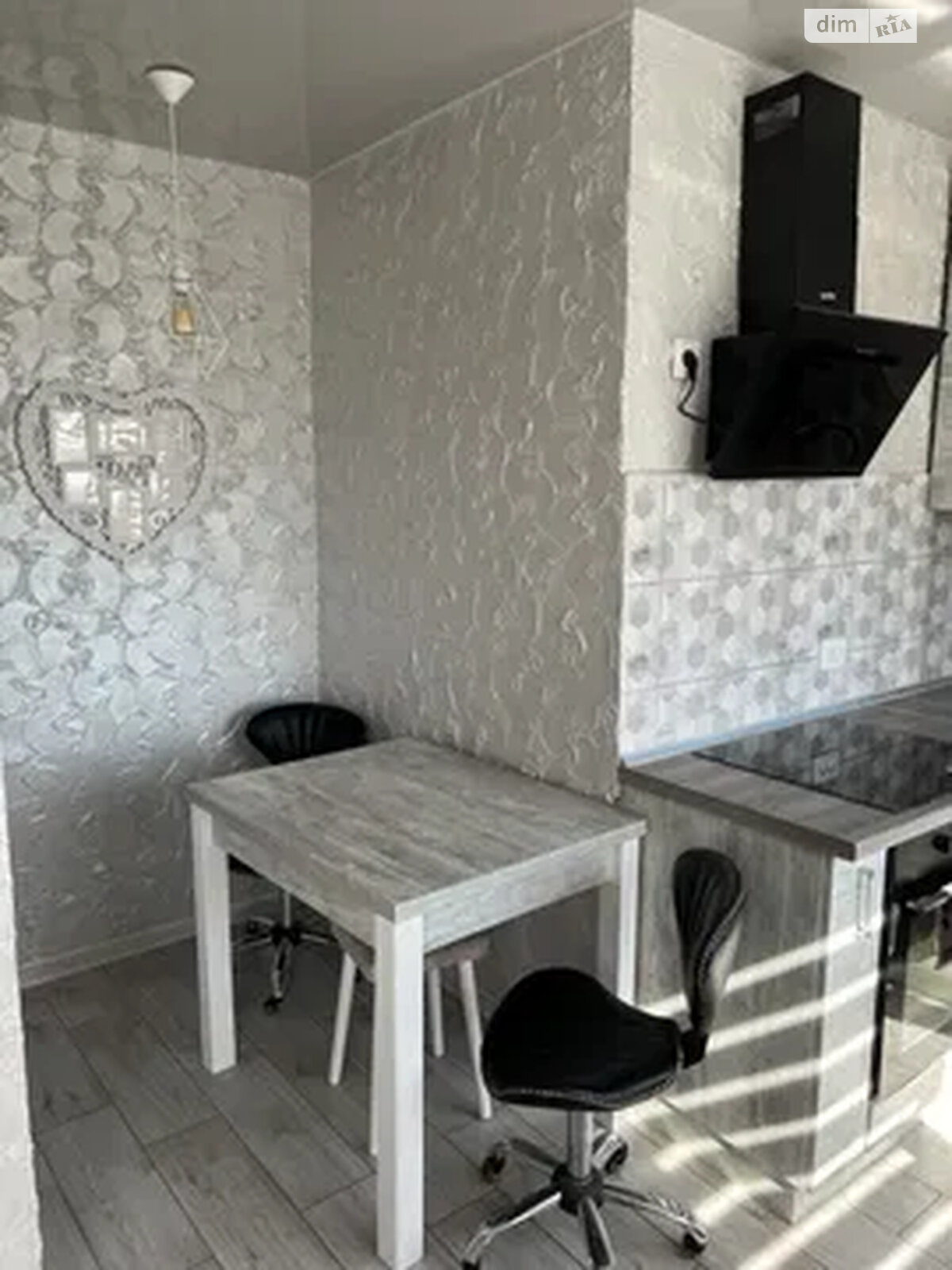 Продаж трикімнатної квартири в Києві, на просп. Відрадний 59, район Караваєві Дачі фото 1 Продаж трикімнатної квартири в Києві, на просп. Відрадний 59, район Караваєві Дачі фото 1