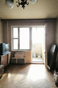 Продаж двокімнатної квартири в Києві, на вул. Патріотів 98, район Караваєві Дачі фото 2