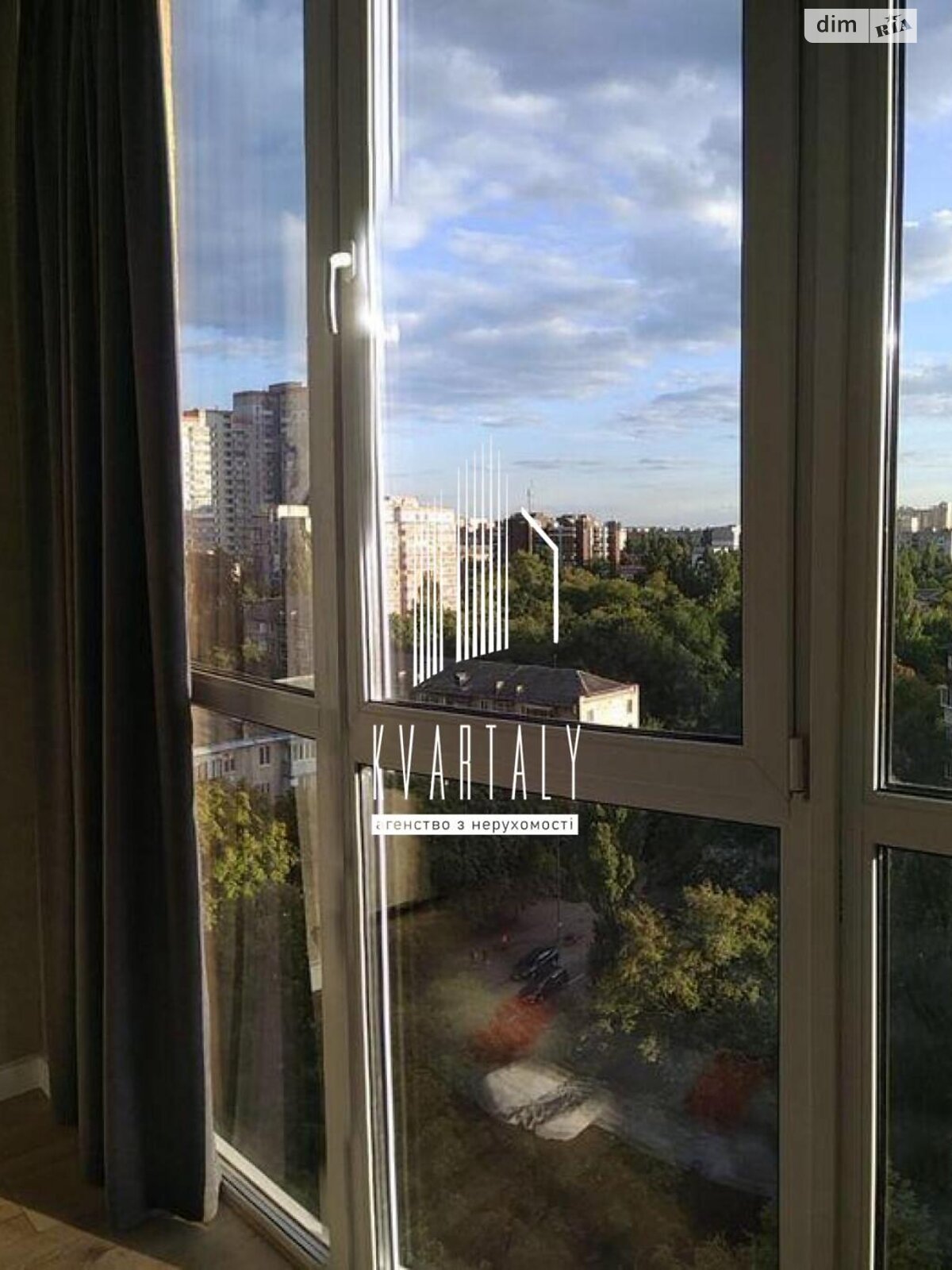 Продажа двухкомнатной квартиры в Киеве, на ул. Ушинского, район Караваевы Дачи фото 1
