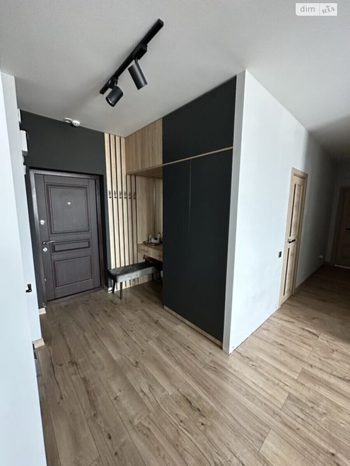 Продаж трикімнатної квартири в Києві, на вул. Казармена 6А, фото 1 Продаж трикімнатної квартири в Києві, на вул. Казармена 6А, фото 1