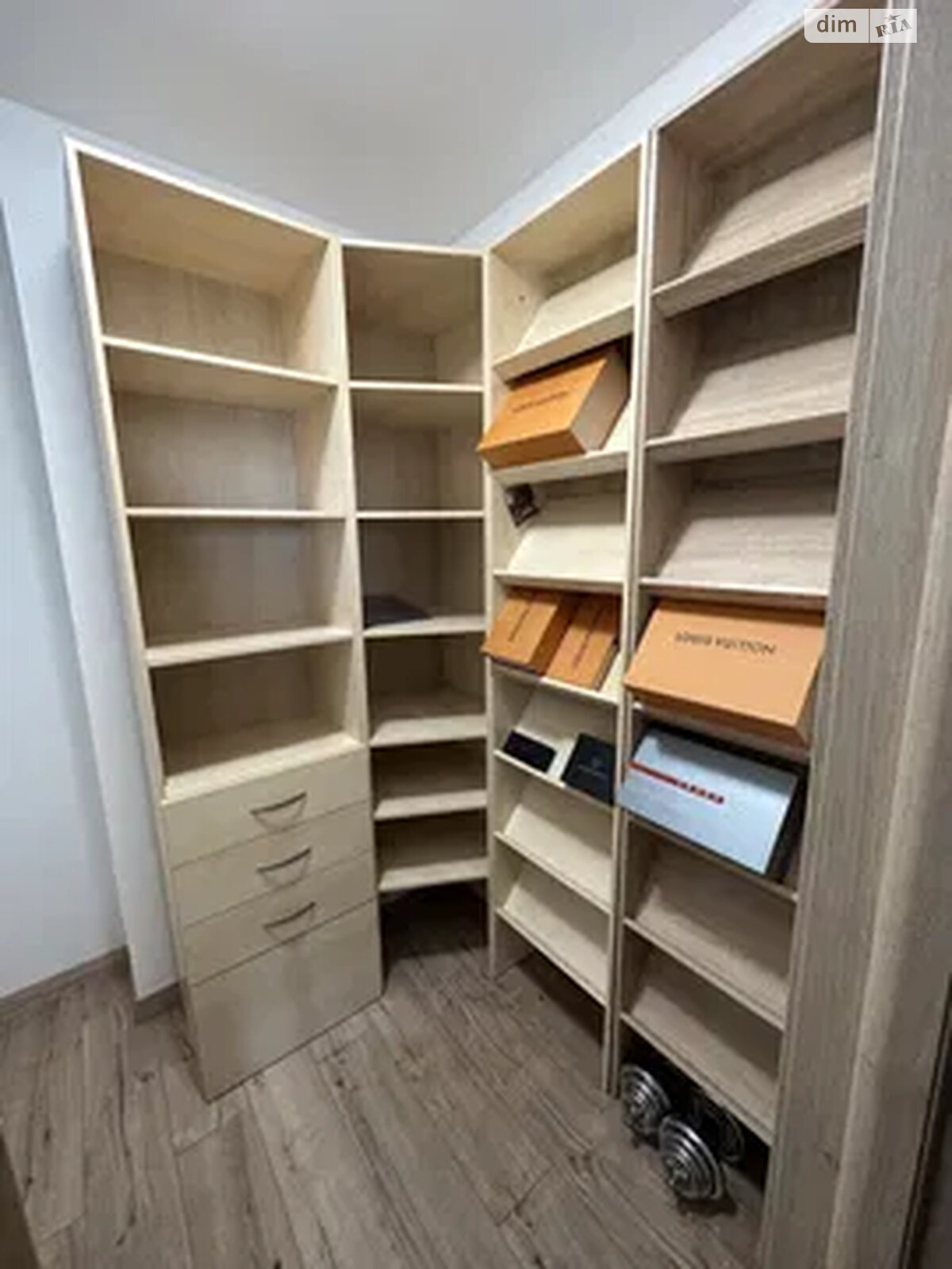 Продаж трикімнатної квартири в Києві, на вул. Казармена 6А, фото 1 Продаж трикімнатної квартири в Києві, на вул. Казармена 6А, фото 1