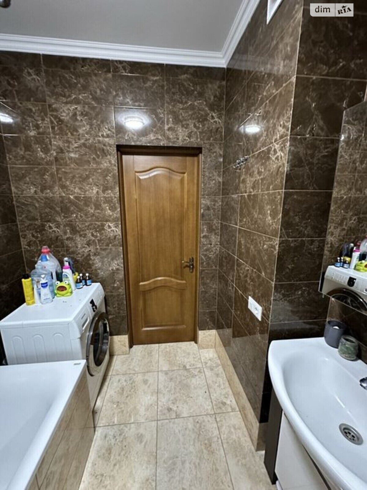 Продаж трикімнатної квартири в Києві, на вул. Казармена 6А, фото 1 Продаж трикімнатної квартири в Києві, на вул. Казармена 6А, фото 1