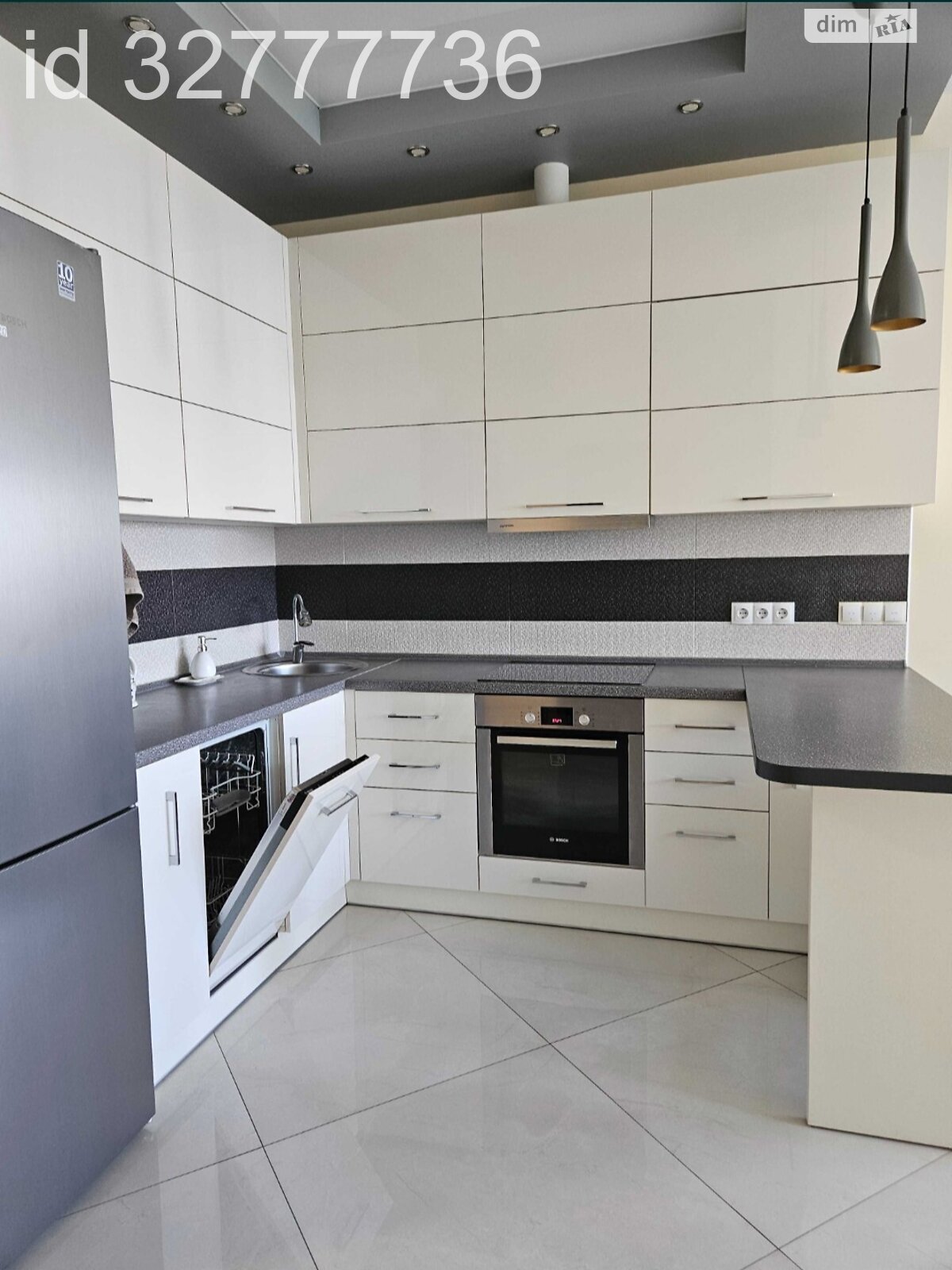 Продажа трехкомнатной квартиры в Киеве, на ул. Кирилло-Мефодиевская 2, фото 1 Продажа трехкомнатной квартиры в Киеве, на ул. Кирилло-Мефодиевская 2, фото 1