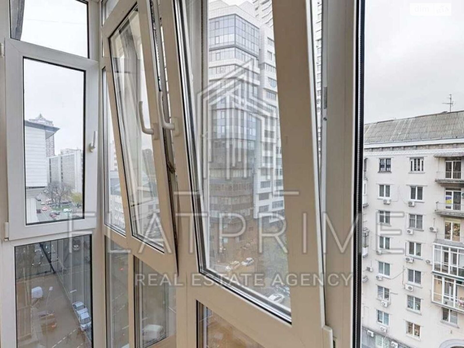 Продажа трехкомнатной квартиры в Киеве, на спуск Кловский 14/24, фото 1 Продажа трехкомнатной квартиры в Киеве, на спуск Кловский 14/24, фото 1