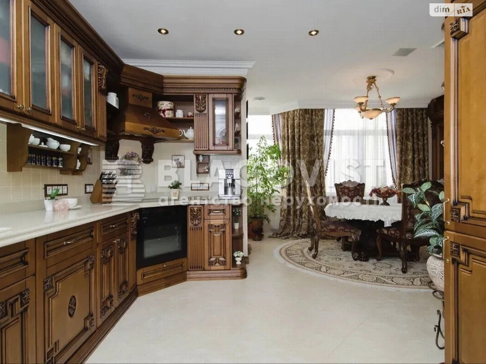 Продажа четырехкомнатной квартиры в Киеве, на спуск Кловский 5, фото 1 Продажа четырехкомнатной квартиры в Киеве, на спуск Кловский 5, фото 1