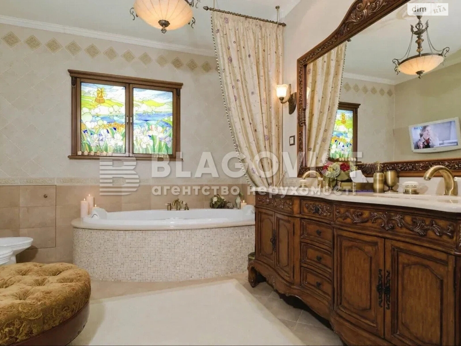 Продажа четырехкомнатной квартиры в Киеве, на спуск Кловский 5, фото 1 Продажа четырехкомнатной квартиры в Киеве, на спуск Кловский 5, фото 1