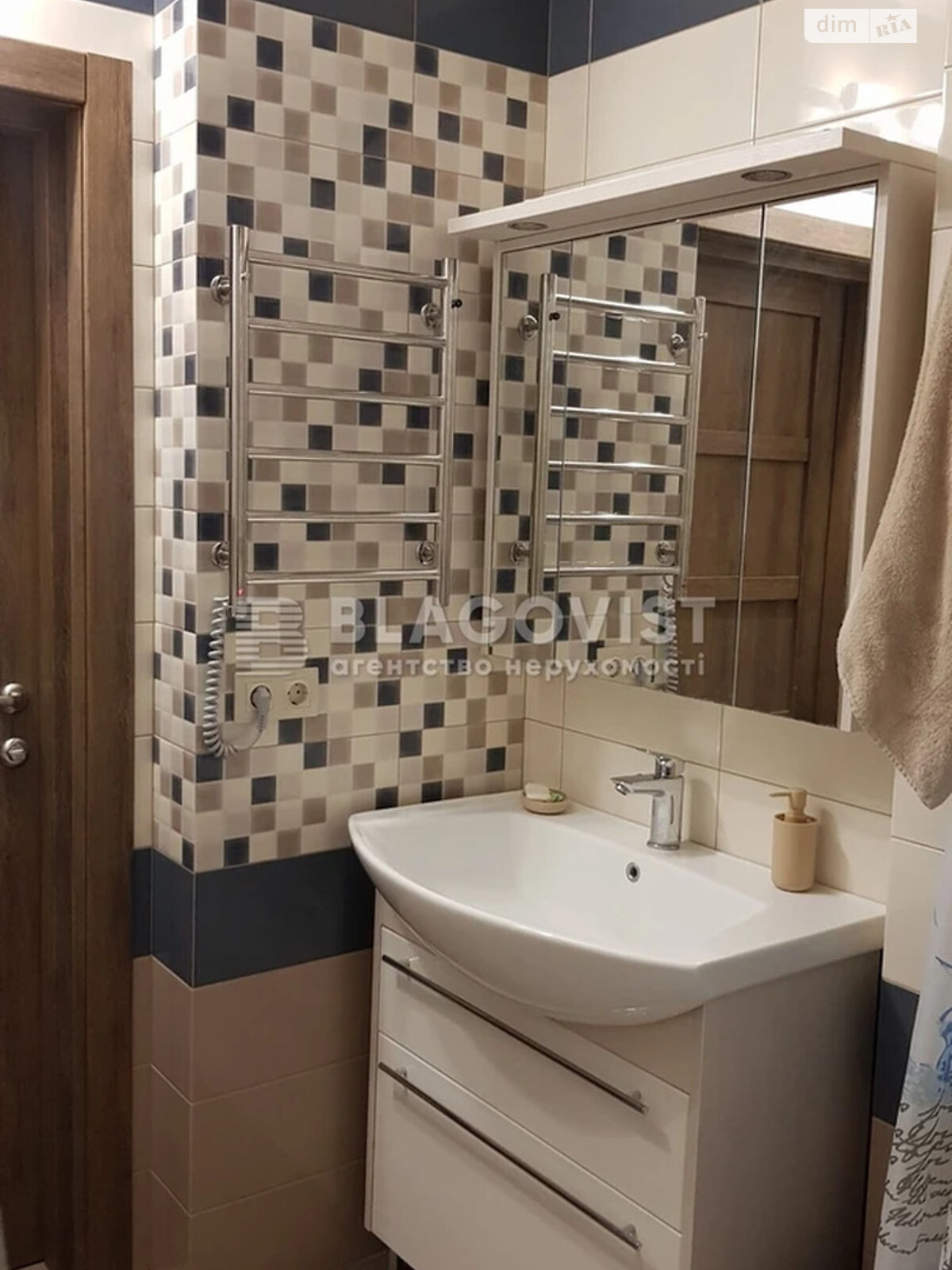 Продаж однокімнатної квартири в Києві, на вул. Князя Романа Мстиславича 28, фото 1