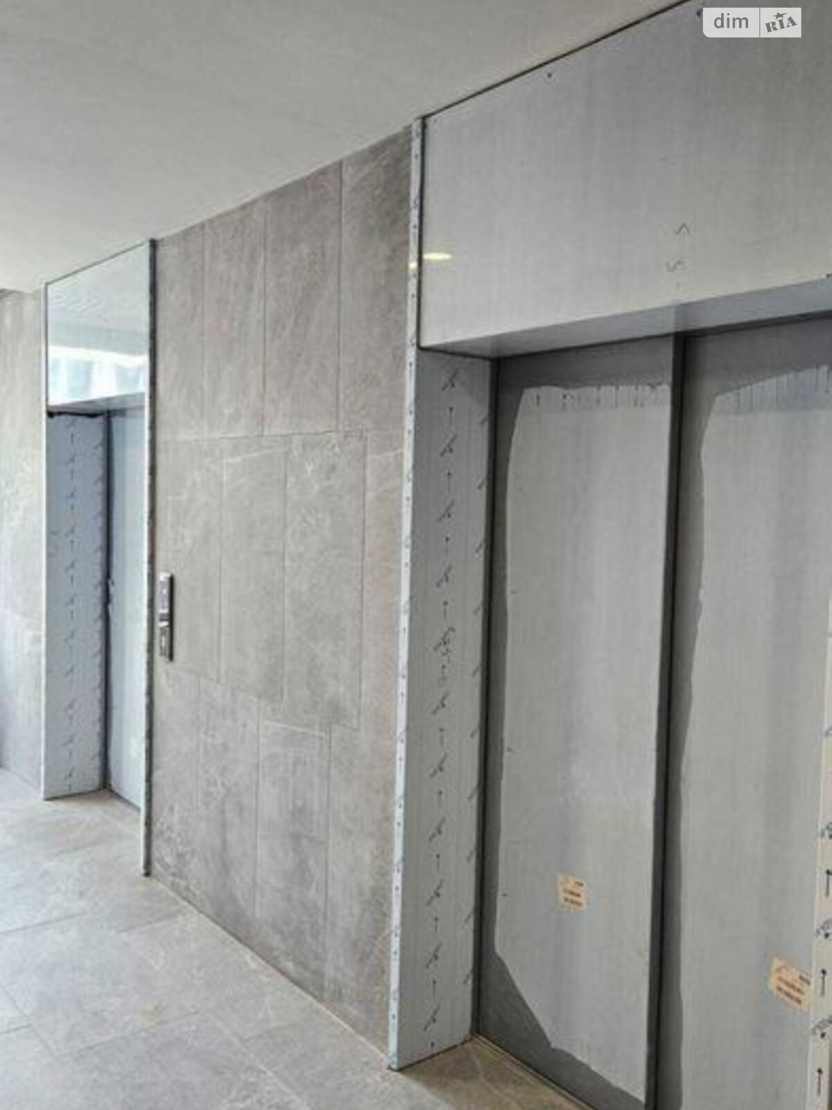 Продаж однокімнатної квартири в Києві, на вул. Князя Романа Мстиславича 22А, фото 1