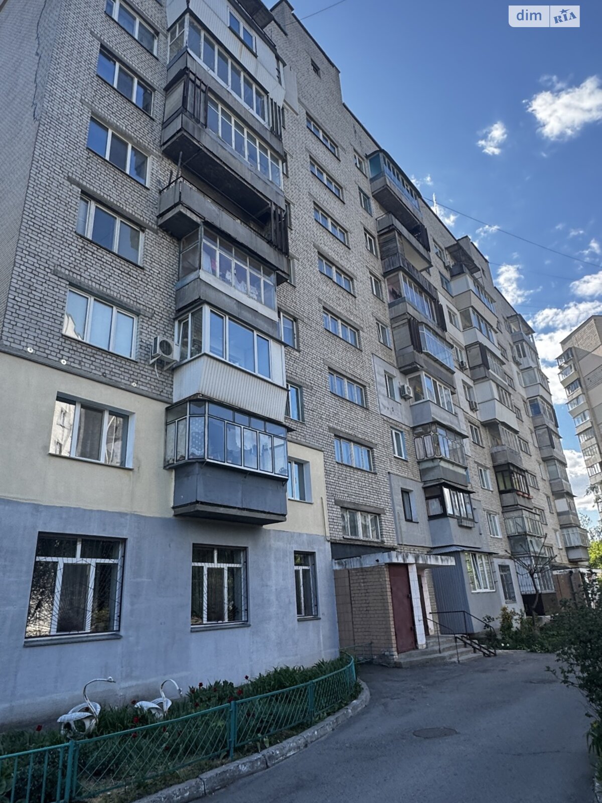 Продаж трикімнатної квартири в Києві, на вул. Новопирогівська 25, район Корчувате фото 1 Продаж трикімнатної квартири в Києві, на вул. Новопирогівська 25, район Корчувате фото 1