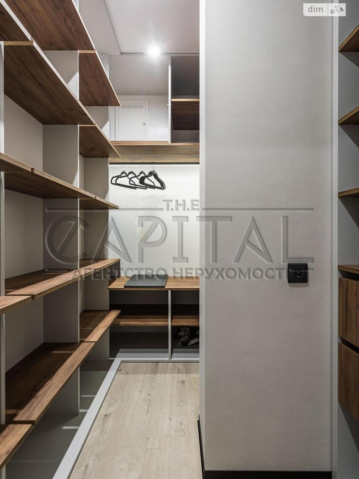 Продажа трехкомнатной квартиры в Киеве, на шоссе Столичное, район Корчеватое фото 1 Продажа трехкомнатной квартиры в Киеве, на шоссе Столичное, район Корчеватое фото 1