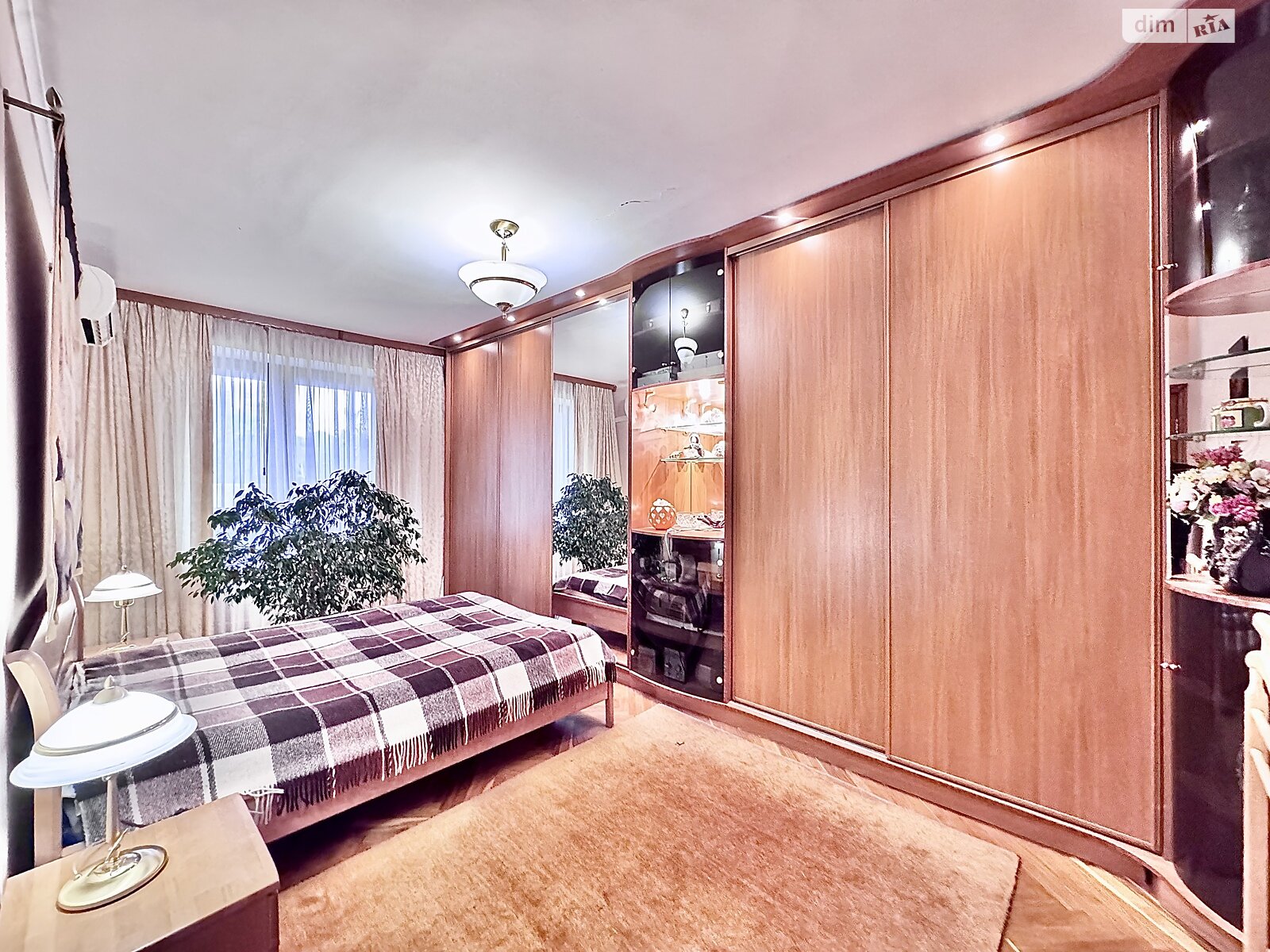 Продаж чотирикімнатної квартири в Києві, на вул. Гоголівська 36-40, район Кудрявець фото 1 Продаж чотирикімнатної квартири в Києві, на вул. Гоголівська 36-40, район Кудрявець фото 1