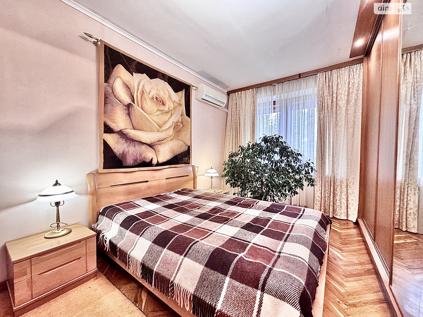 Продаж чотирикімнатної квартири в Києві, на вул. Гоголівська 36-40, район Кудрявець фото 1 Продаж чотирикімнатної квартири в Києві, на вул. Гоголівська 36-40, район Кудрявець фото 1