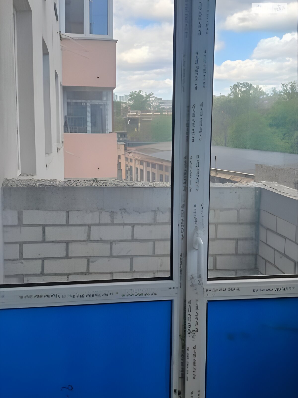 Продаж трикімнатної квартири в Києві, на пров. Балтійський 3А, район Куренівка фото 1 Продаж трикімнатної квартири в Києві, на пров. Балтійський 3А, район Куренівка фото 1