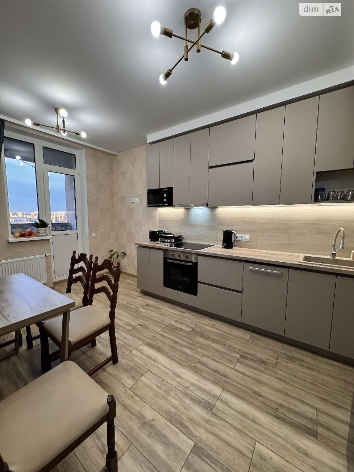 Продажа трехкомнатной квартиры в Киеве, на пер. Балтийский 3, район Куреневка фото 1