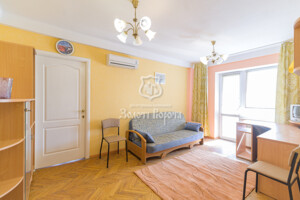 Продажа трехкомнатной квартиры в Киеве, на пер. Бондарский 19, район Куреневка фото 2