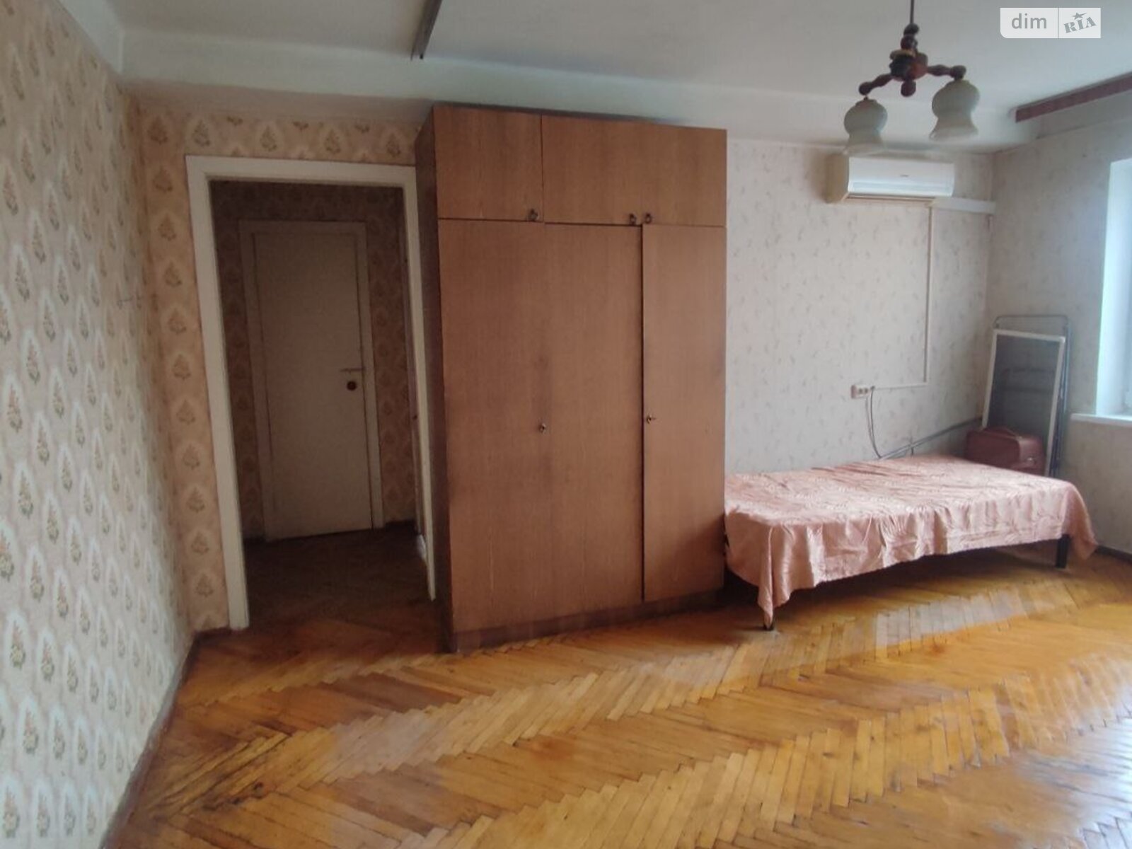 Продаж трикімнатної квартири в Києві, на вул. Кирилівська 127, район Куренівка фото 1 Продаж трикімнатної квартири в Києві, на вул. Кирилівська 127, район Куренівка фото 1